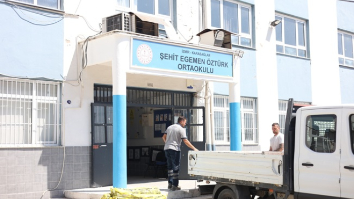 Karabağlar Belediyesi’nden okullara yeni dönem desteği